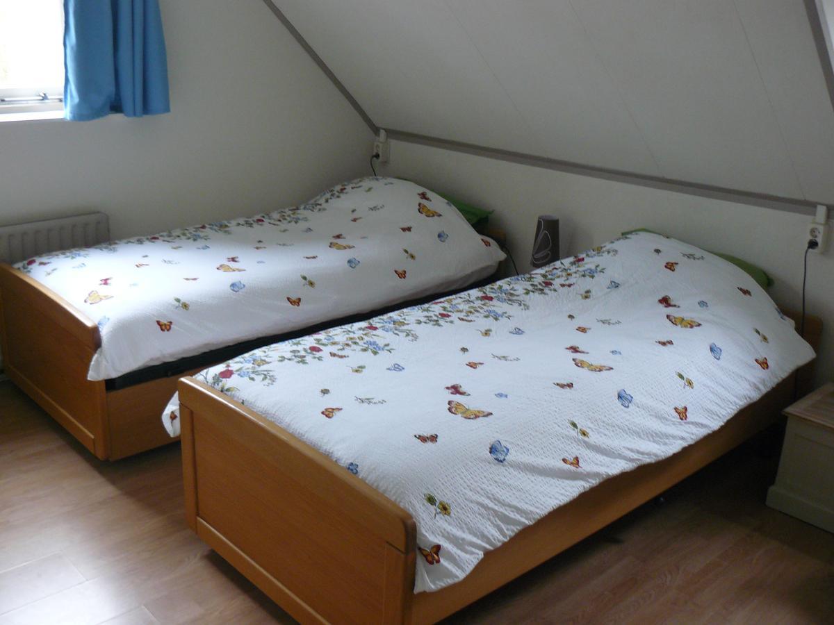 Eetcafe/Pension Nooitgedacht Strijen Экстерьер фото