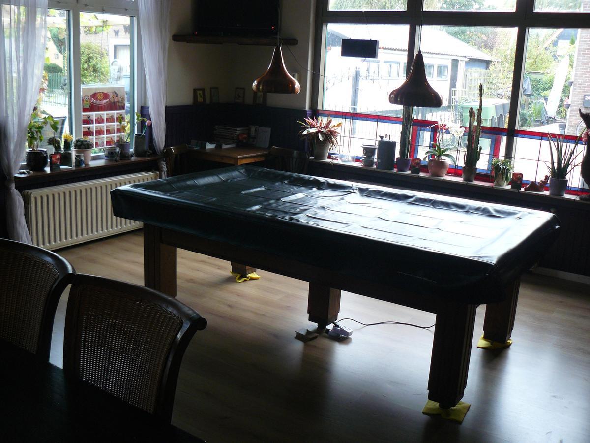 Eetcafe/Pension Nooitgedacht Strijen Экстерьер фото